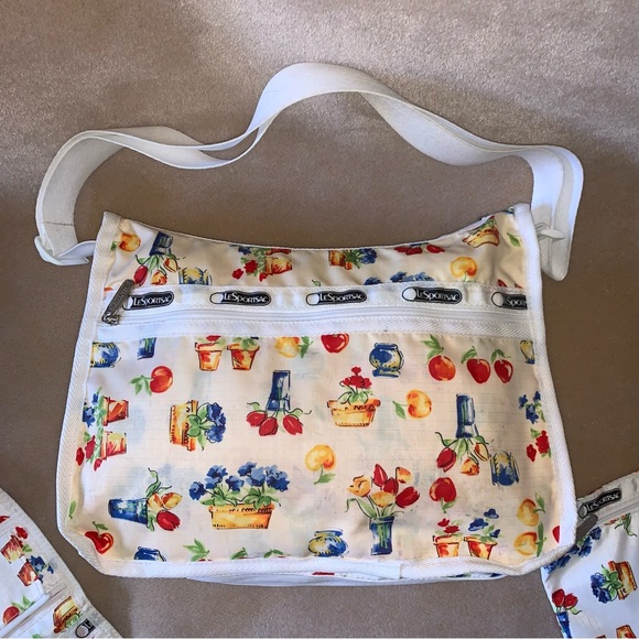 Vintage LeSportsac Farmstand Fruit Flowers 3pcs Bag Purse Pouch Wallet - Picture 4 of 15